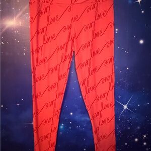 LuLaRoe Tall & Curvy Leggings - Pink Love Print